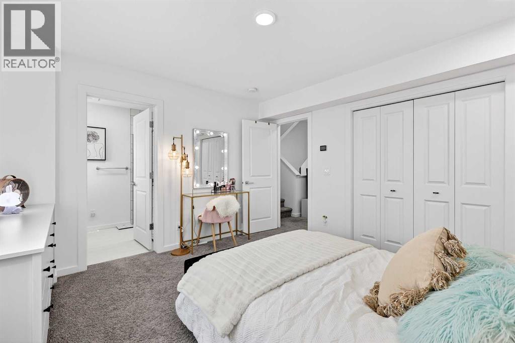 42 Heirloom Manor SE, Calgary, Alberta  T3S 0H2 - Photo 25 - A2297204