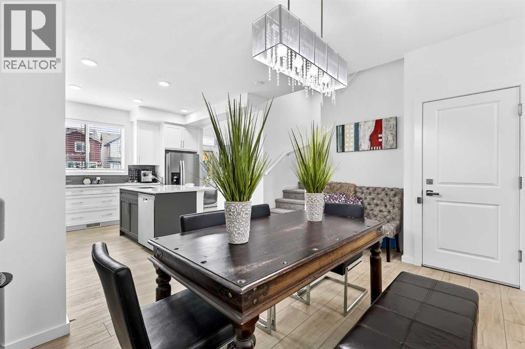 42 Heirloom Manor SE, Calgary, Alberta  T3S 0H2 - Photo 17 - A2297204