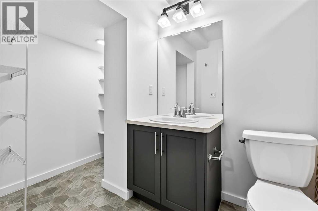 42 Heirloom Manor SE, Calgary, Alberta  T3S 0H2 - Photo 37 - A2297204