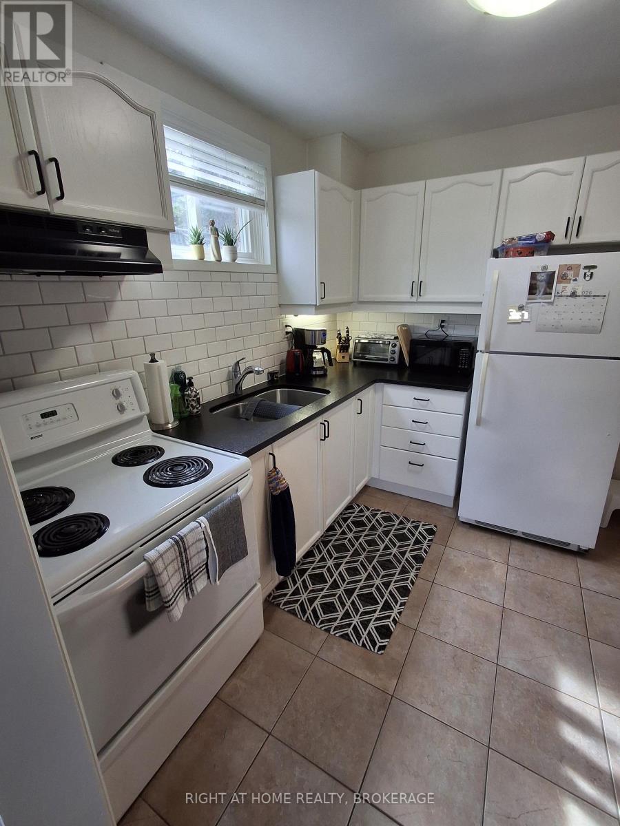 1 - 62 Christie Street, St. Catharines, Ontario  L2N 5H6 - Photo 3 - X12864776