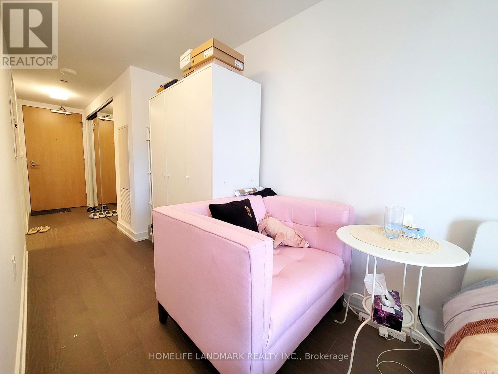 1110 - 11 Wellesley Street W, Toronto (Bay Street Corridor), Ontario  M4Y 1E8 - Photo 3 - C12932218