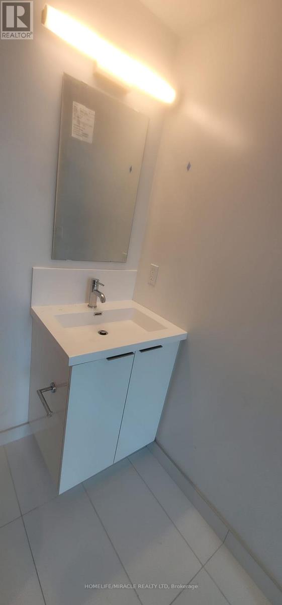 1615 - 121 St Patrick Street, Toronto, Ontario  M5T 0B8 - Photo 6 - C12932224