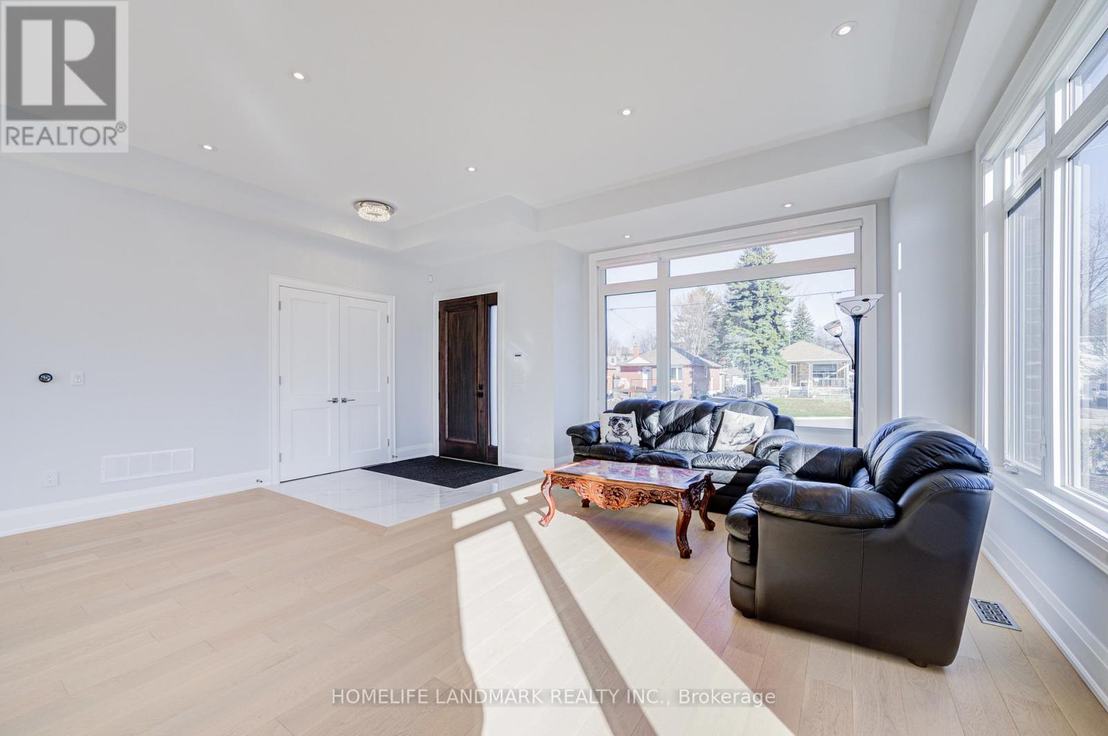 53 Saugeen Crescent, Toronto, Ontario  M1K 3M8 - Photo 4 - E12932230