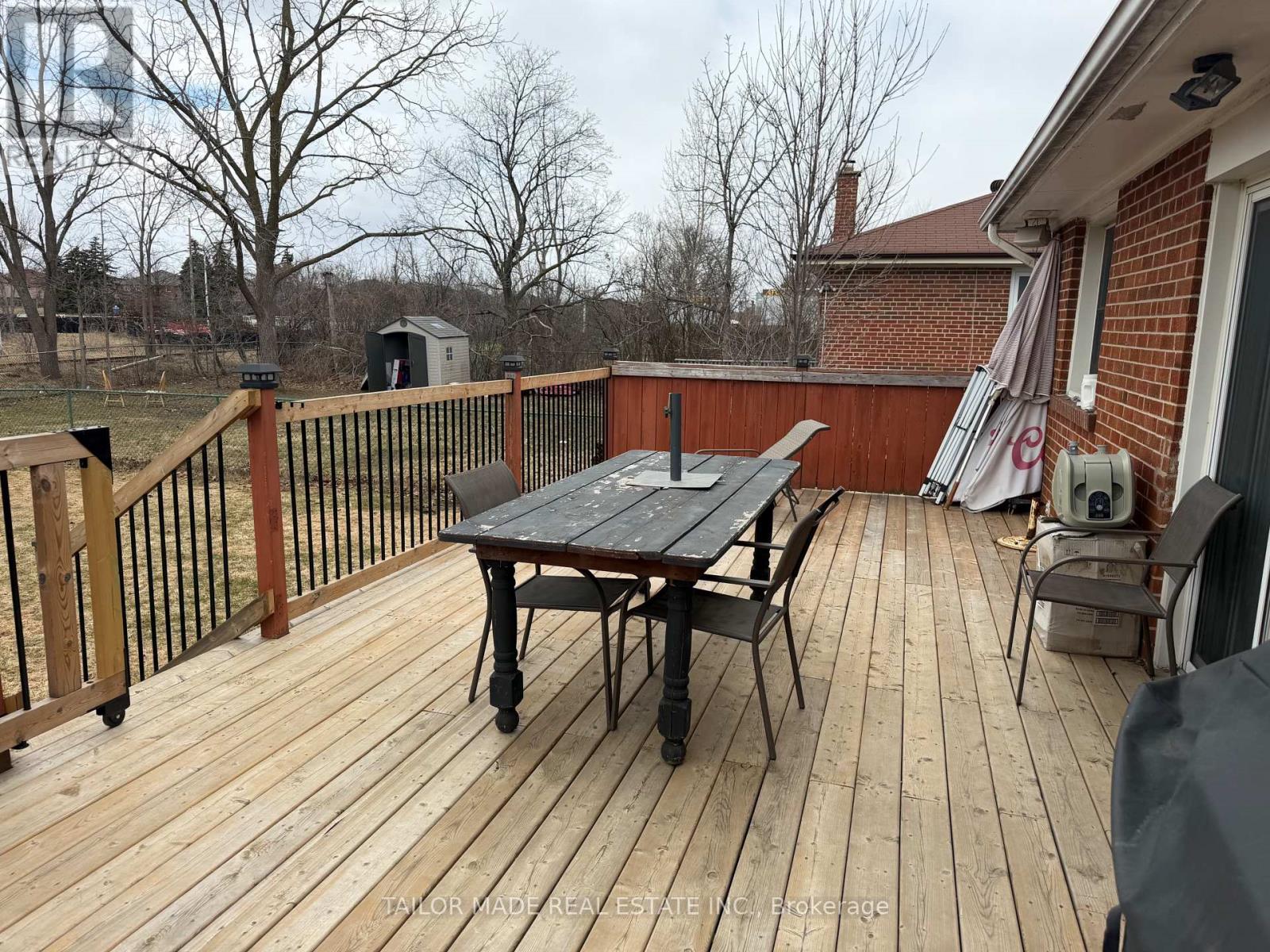 79 Moore Street, Brampton, Ontario  L6X 1V2 - Photo 6 - W12907636