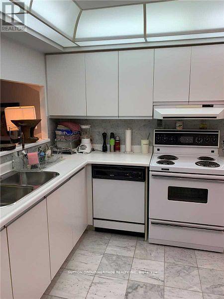 605 - 22 Hanover Road, Brampton (Brampton 407 Corridor), Ontario  L6S 5K7 - Photo 3 - W12932204