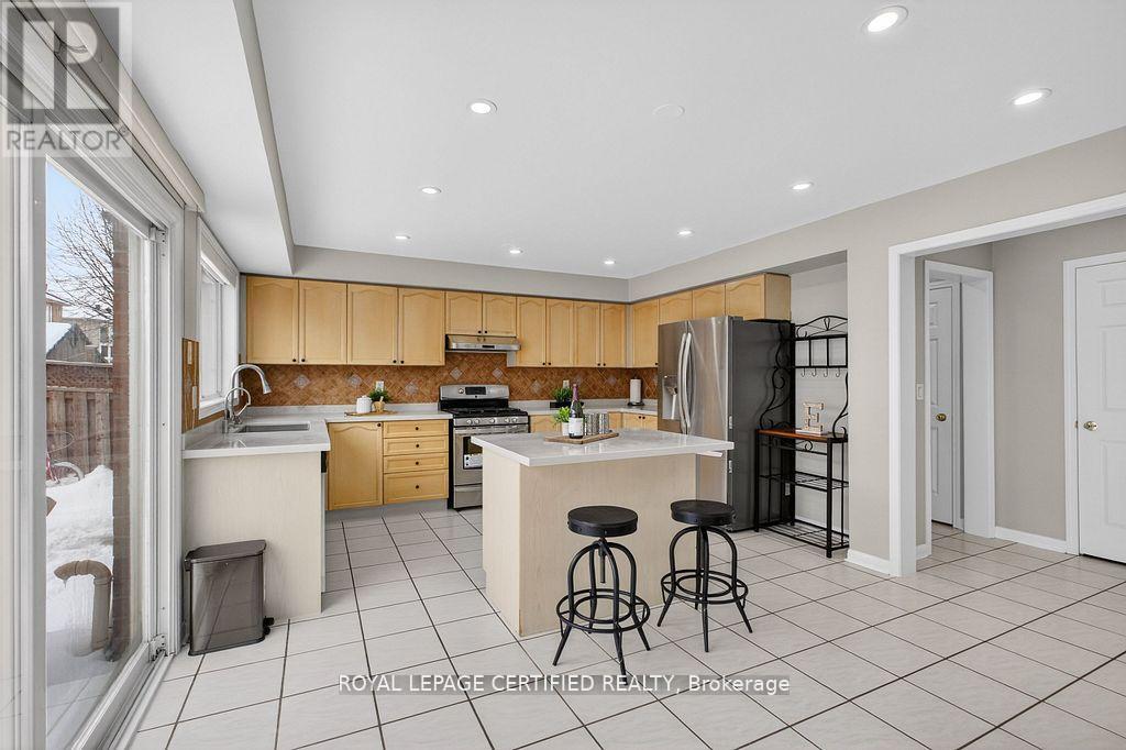 10 Verona Drive, Brampton, Ontario  L6P 1L2 - Photo 13 - W12932226