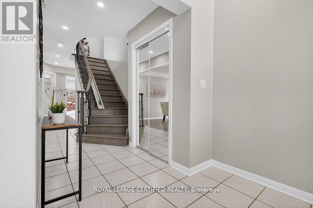 10 Verona Drive, Brampton, Ontario  L6P 1L2 - Photo 18 - W12932226