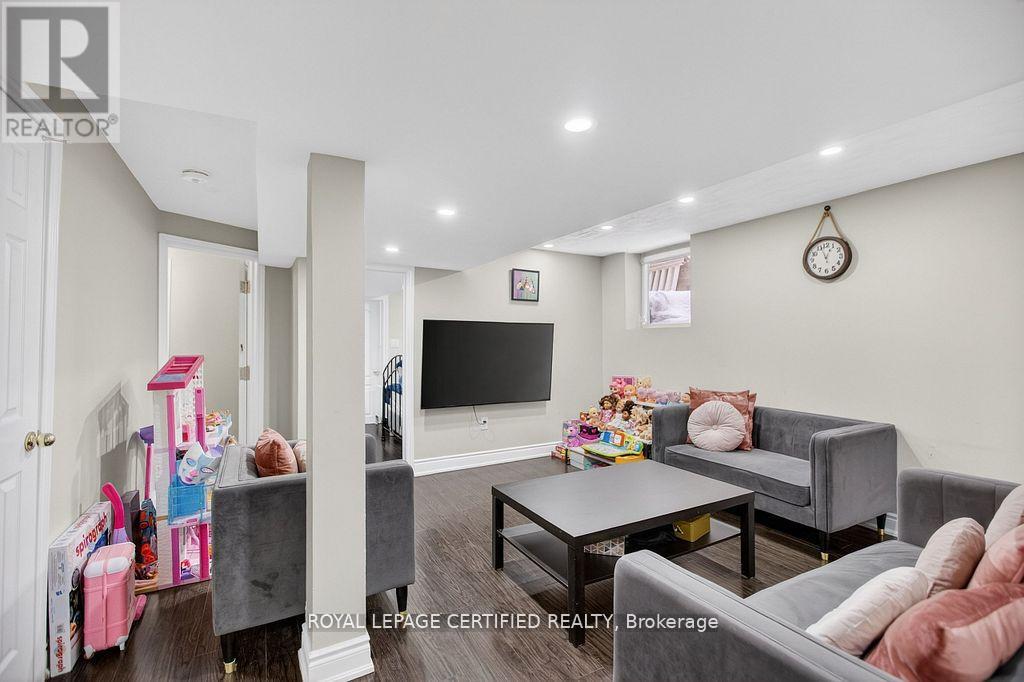 10 Verona Drive, Brampton, Ontario  L6P 1L2 - Photo 38 - W12932226