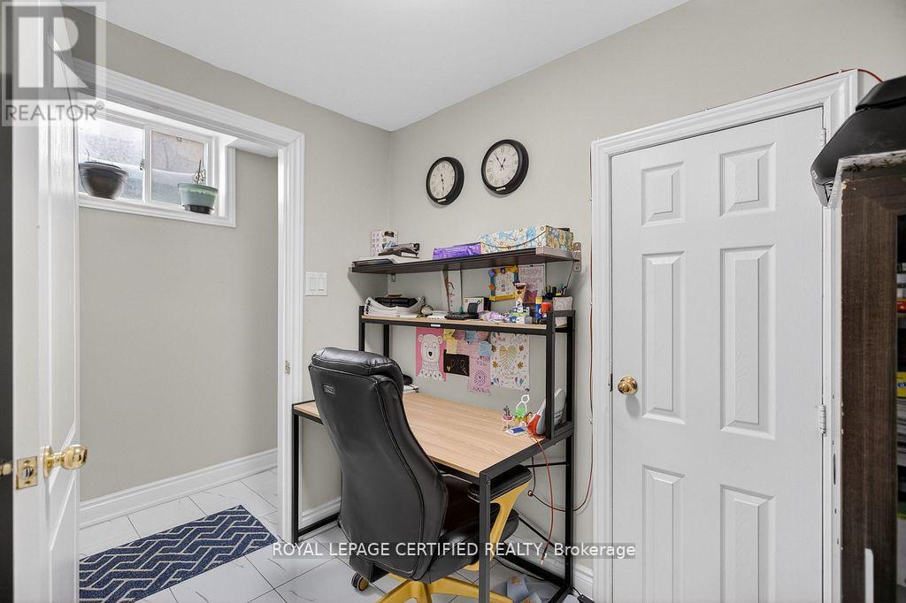 10 Verona Drive, Brampton, Ontario  L6P 1L2 - Photo 40 - W12932226