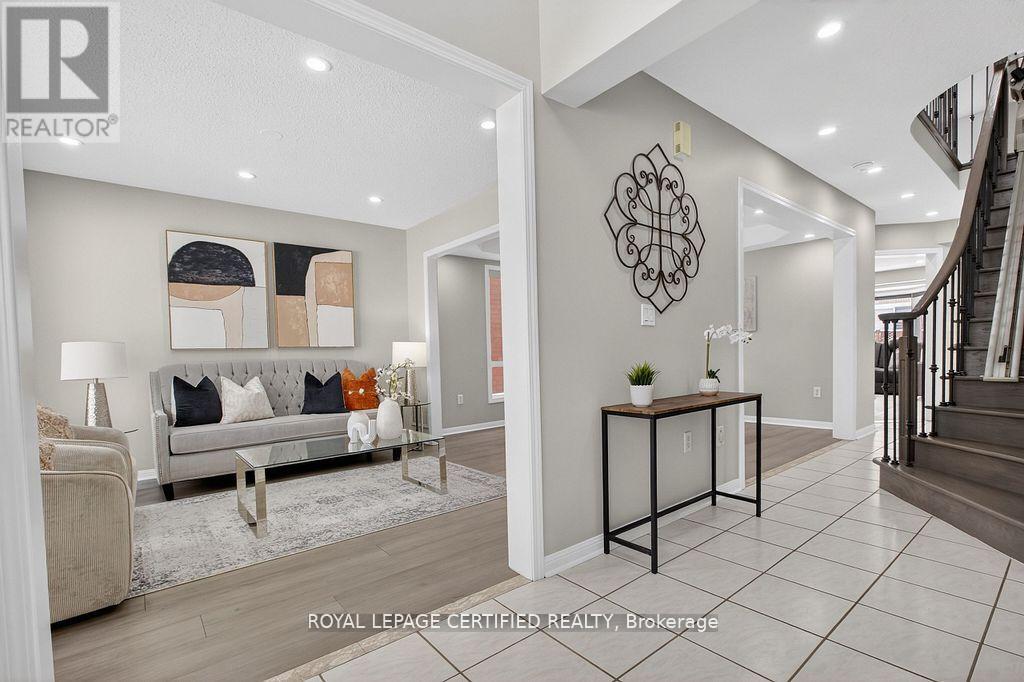 10 Verona Drive, Brampton, Ontario  L6P 1L2 - Photo 5 - W12932226