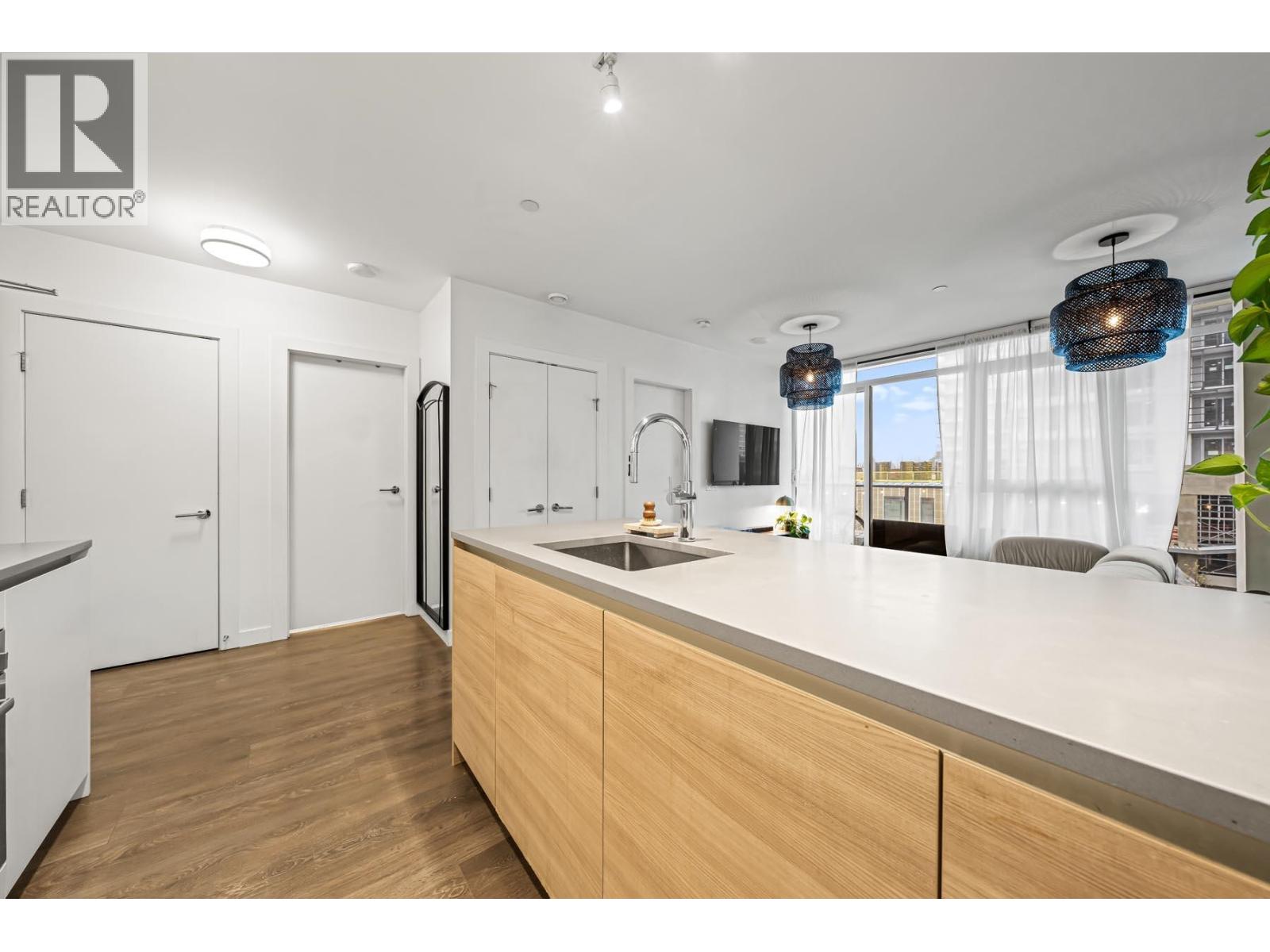 504 652 Whiting Way, Coquitlam, British Columbia  V3J 0K3 - Photo 14 - R3103209