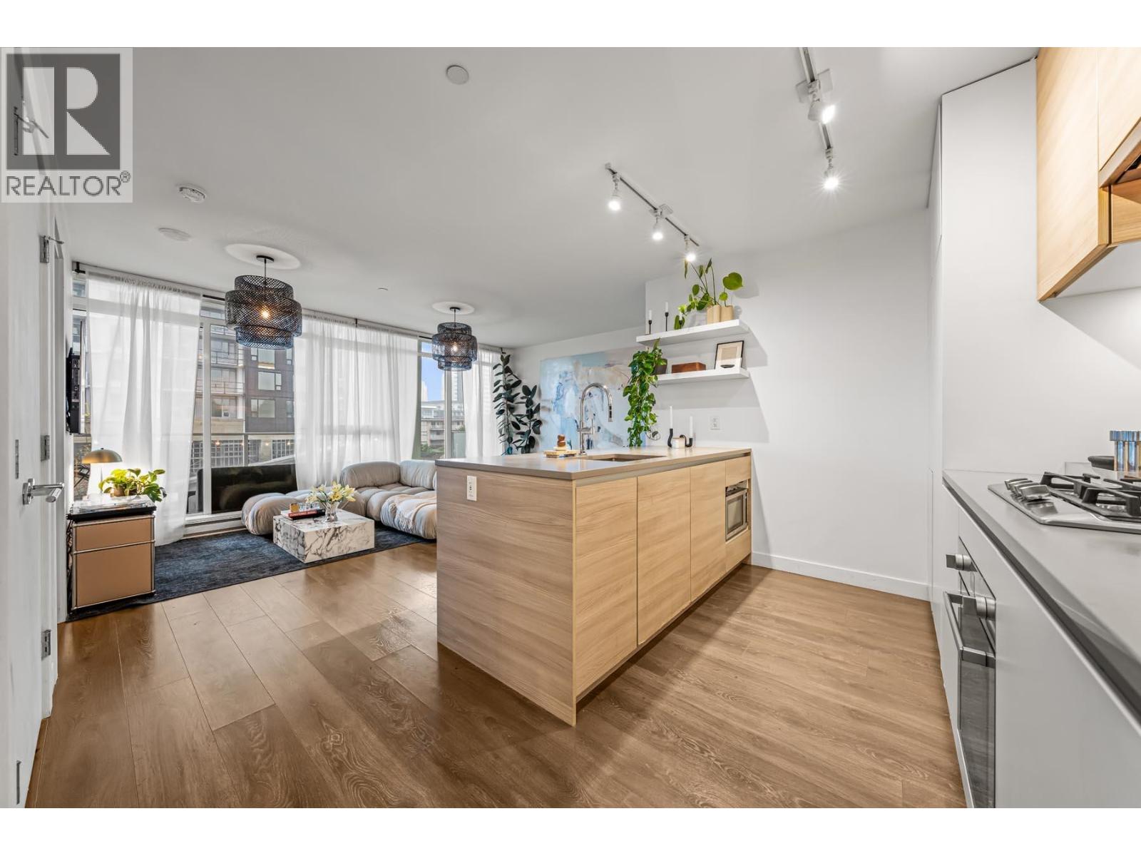 504 652 WHITING WAY, Coquitlam, British Columbia