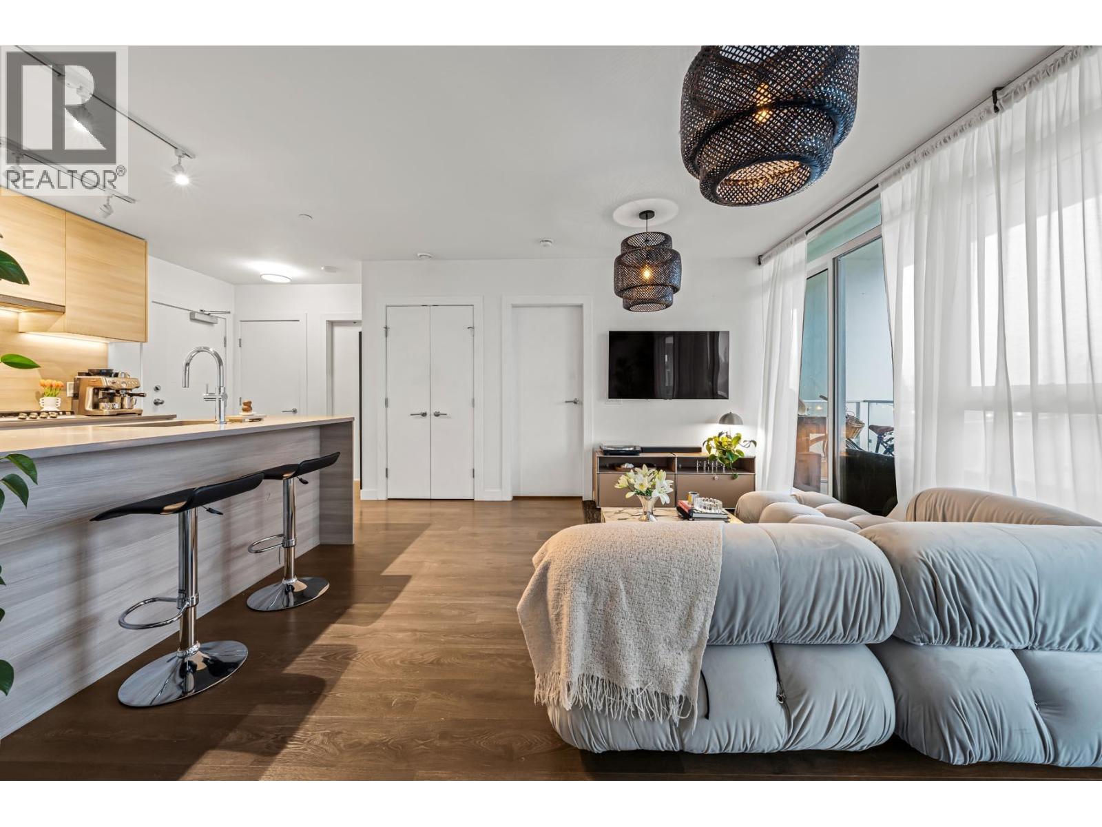 504 652 Whiting Way, Coquitlam, British Columbia  V3J 0K3 - Photo 6 - R3103209