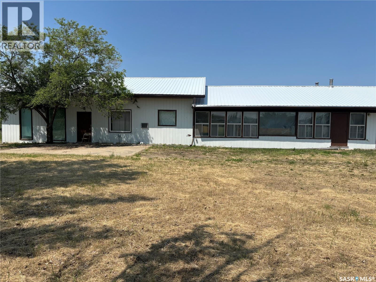 Barabe Acreage, Swift Current Rm No. 137, Saskatchewan