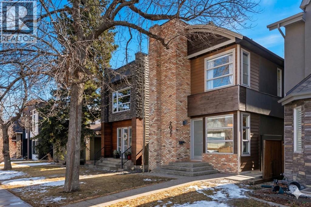 2027 42 Avenue Sw, Calgary, Alberta  T2T 2M8 - Photo 2 - A2294351