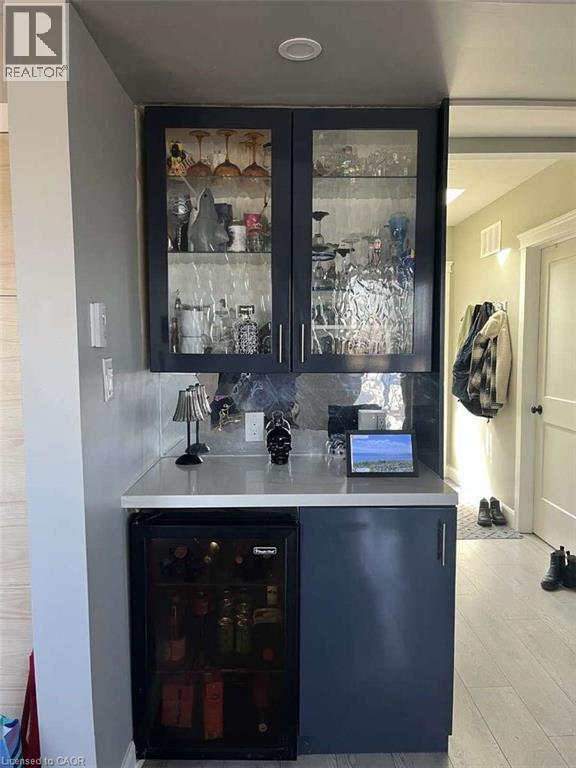 735 Beach Boulevard, Hamilton, Ontario  L8H 6Y5 - Photo 3 - 40811644