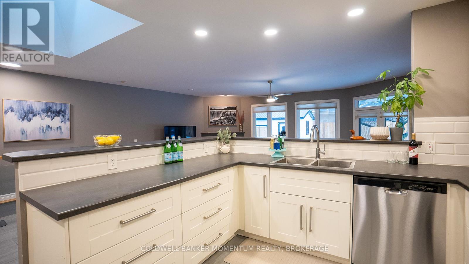 984 Plantation Road, London North, Ontario  N6H 2Y4 - Photo 11 - X12932258