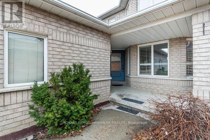 50 Panorama Crescent, Vaughan, Ontario  L4H 1J9 - Photo 4 - N12917024