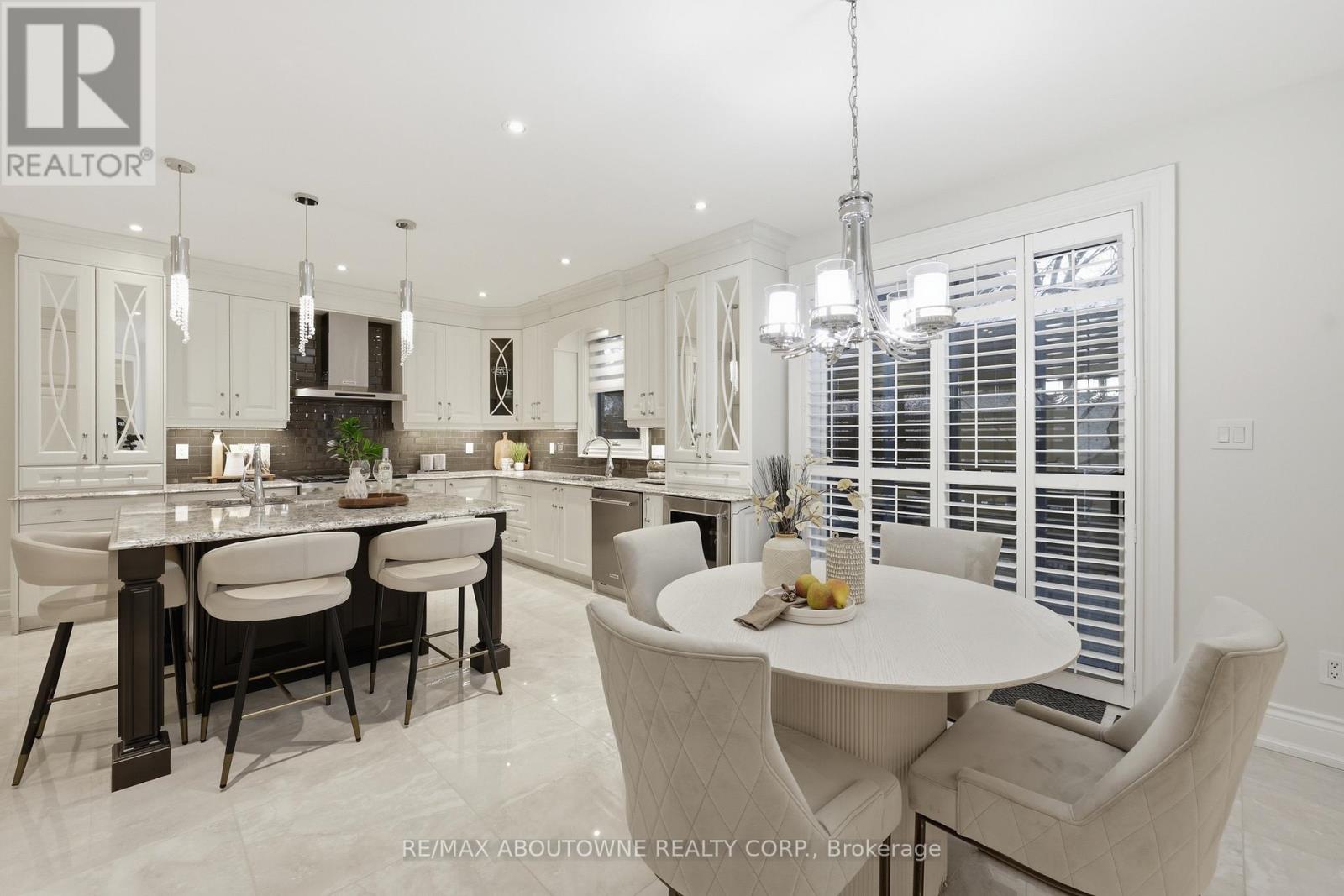 2225 Glazebrook Circle, Oakville, Ontario  L6M 5B5 - Photo 17 - W12929118