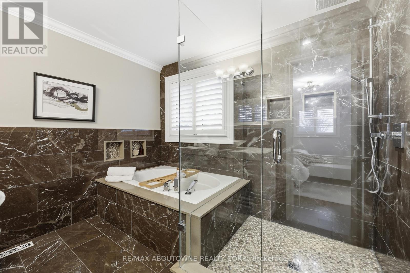 2225 Glazebrook Circle, Oakville, Ontario  L6M 5B5 - Photo 26 - W12929118