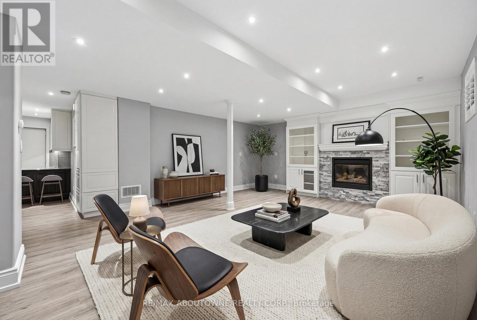 2225 Glazebrook Circle, Oakville, Ontario  L6M 5B5 - Photo 36 - W12929118