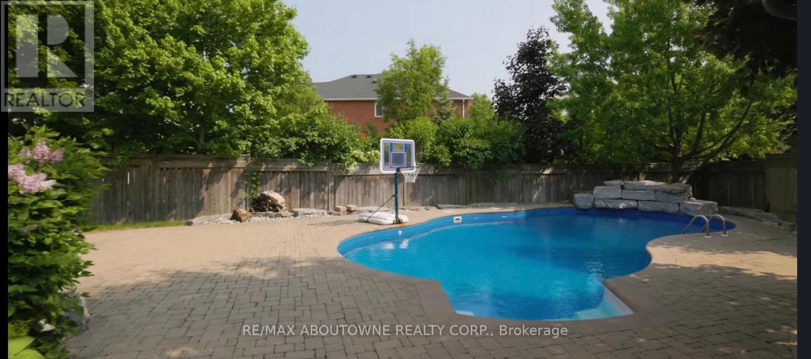 2225 Glazebrook Circle, Oakville, Ontario  L6M 5B5 - Photo 41 - W12929118