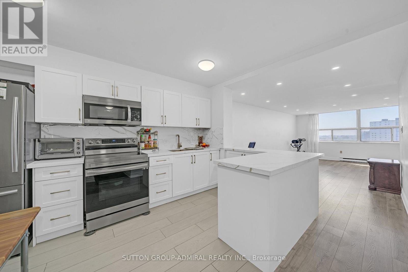 Ph12 - 10 Tobermory Drive, Toronto, Ontario  M3N 2Y5 - Photo 4 - W12835904