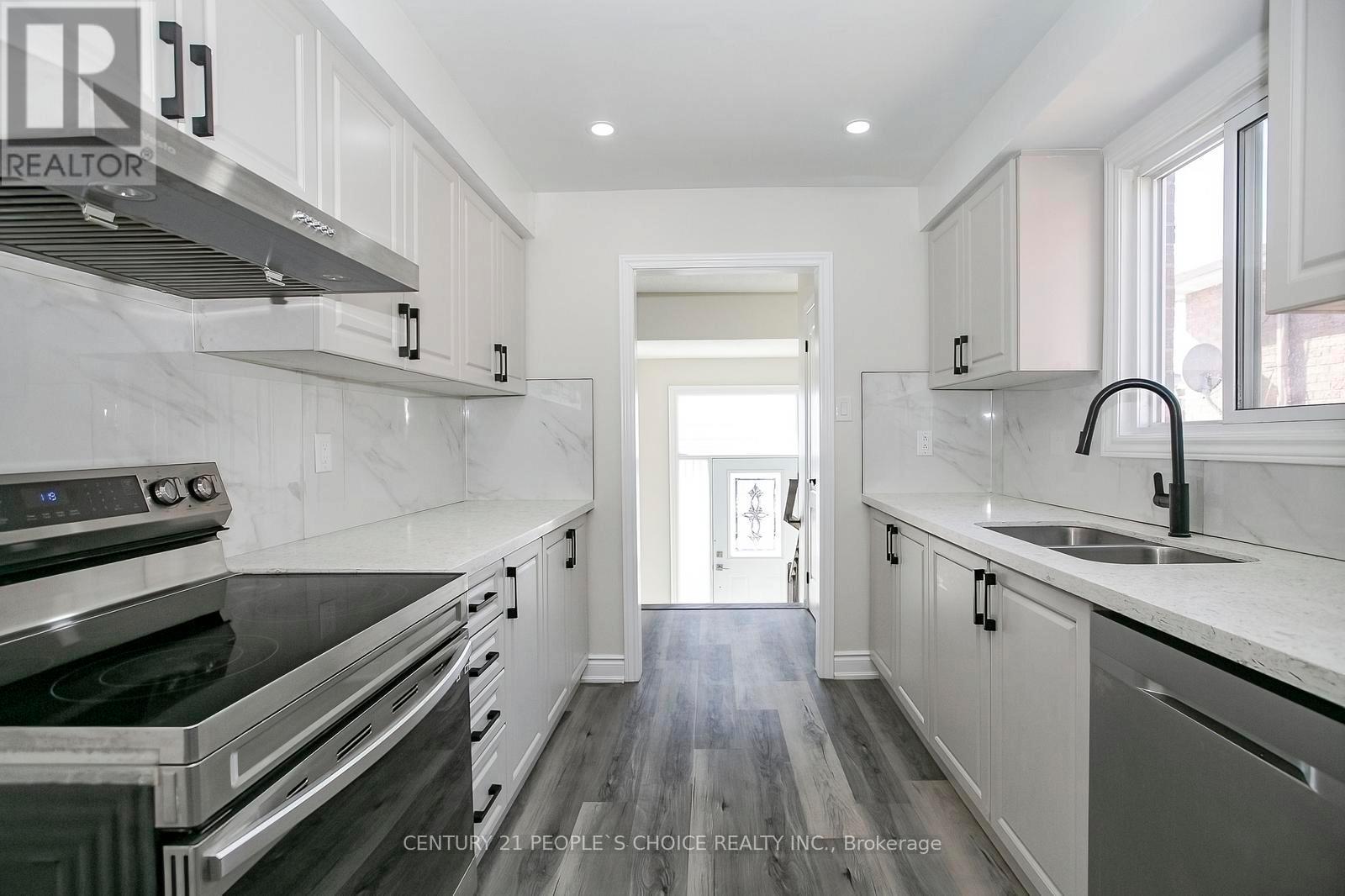 Upper - 106 Winterfold Drive, Brampton, Ontario  L6V 3T3 - Photo 16 - W12932244