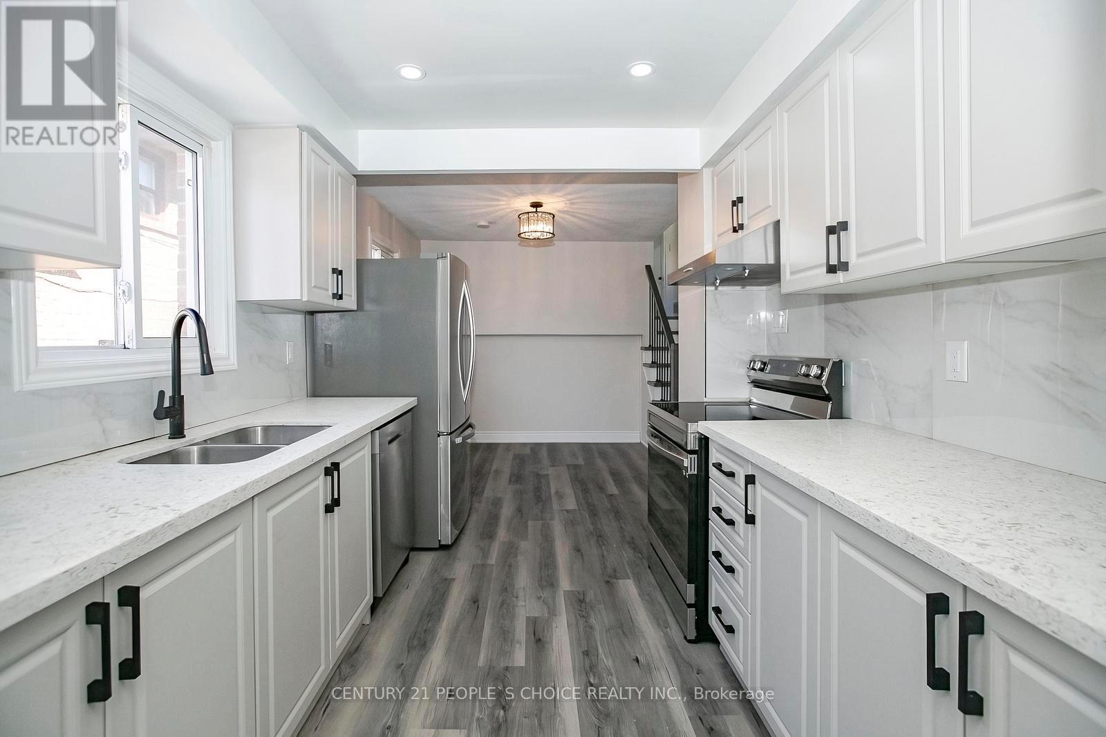 Upper - 106 Winterfold Drive, Brampton, Ontario  L6V 3T3 - Photo 17 - W12932244