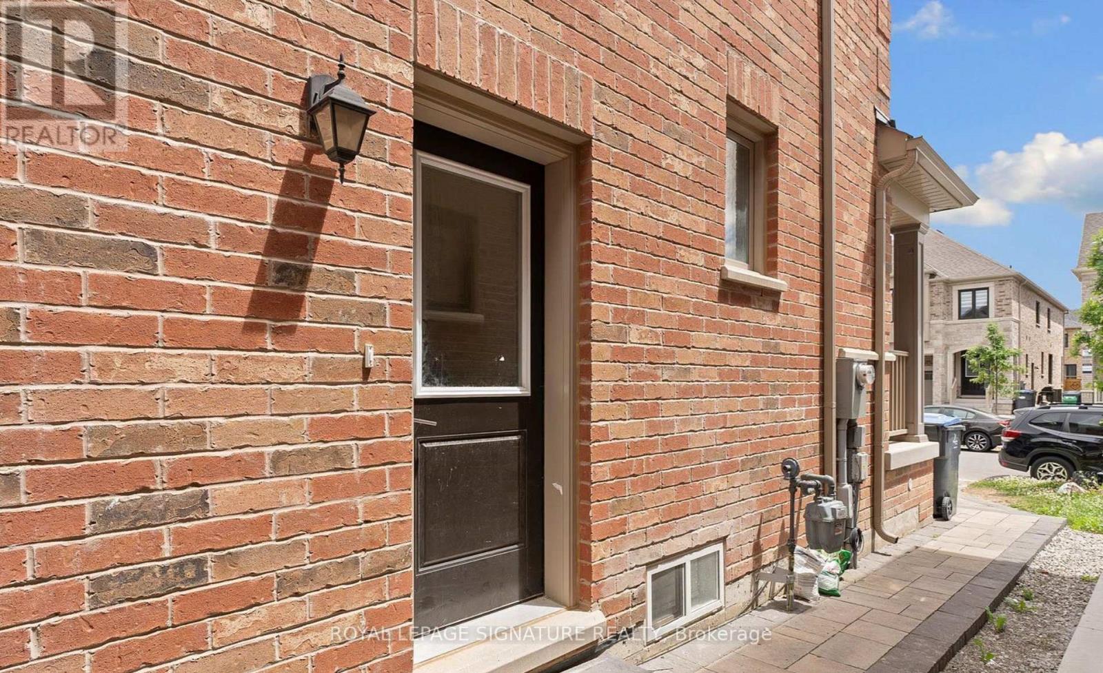 24 Fordham Road, Brampton, Ontario  L6Y 6K2 - Photo 3 - W12932250