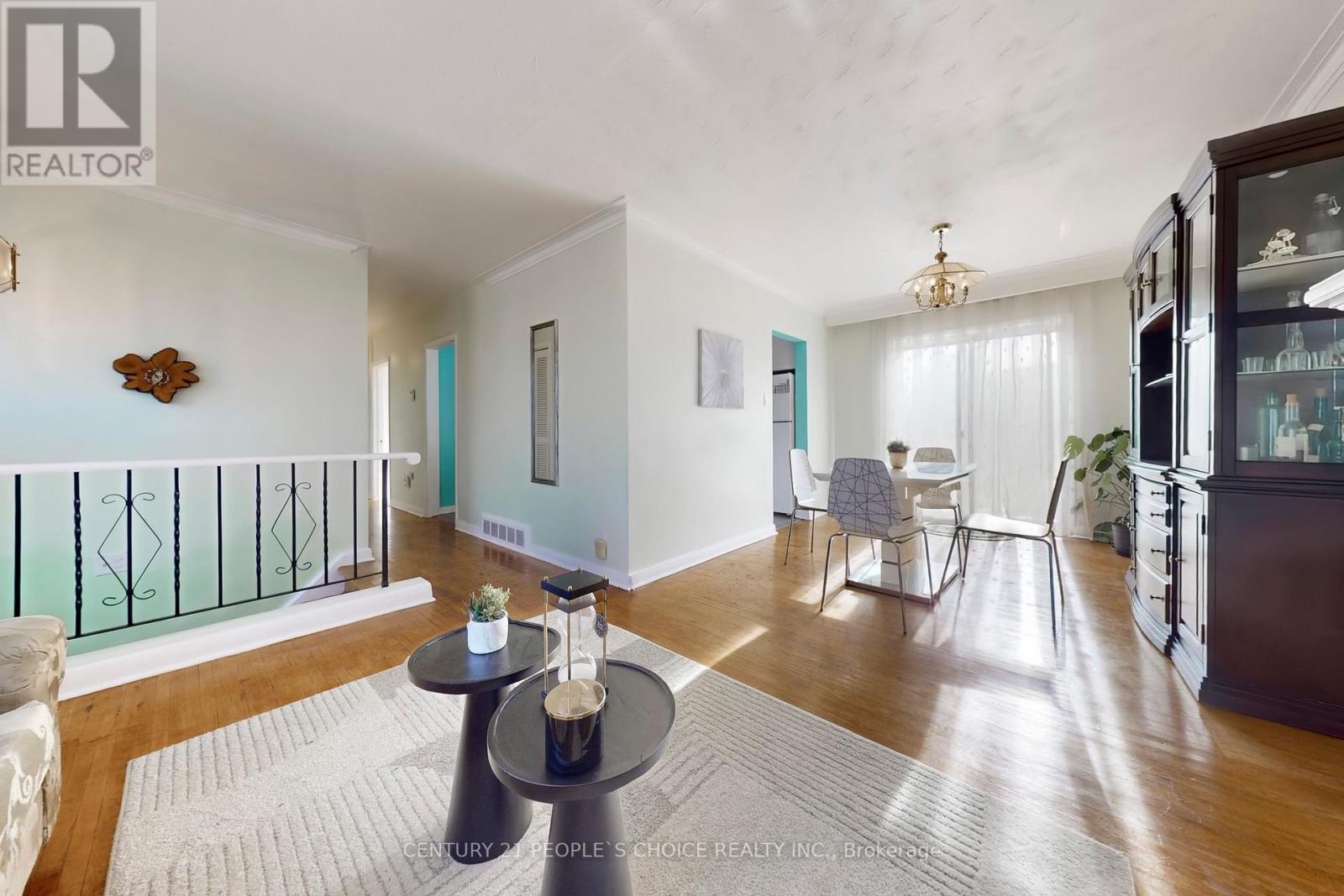 35 Westhumber Boulevard, Toronto, Ontario  M9W 3M5 - Photo 10 - W12932260