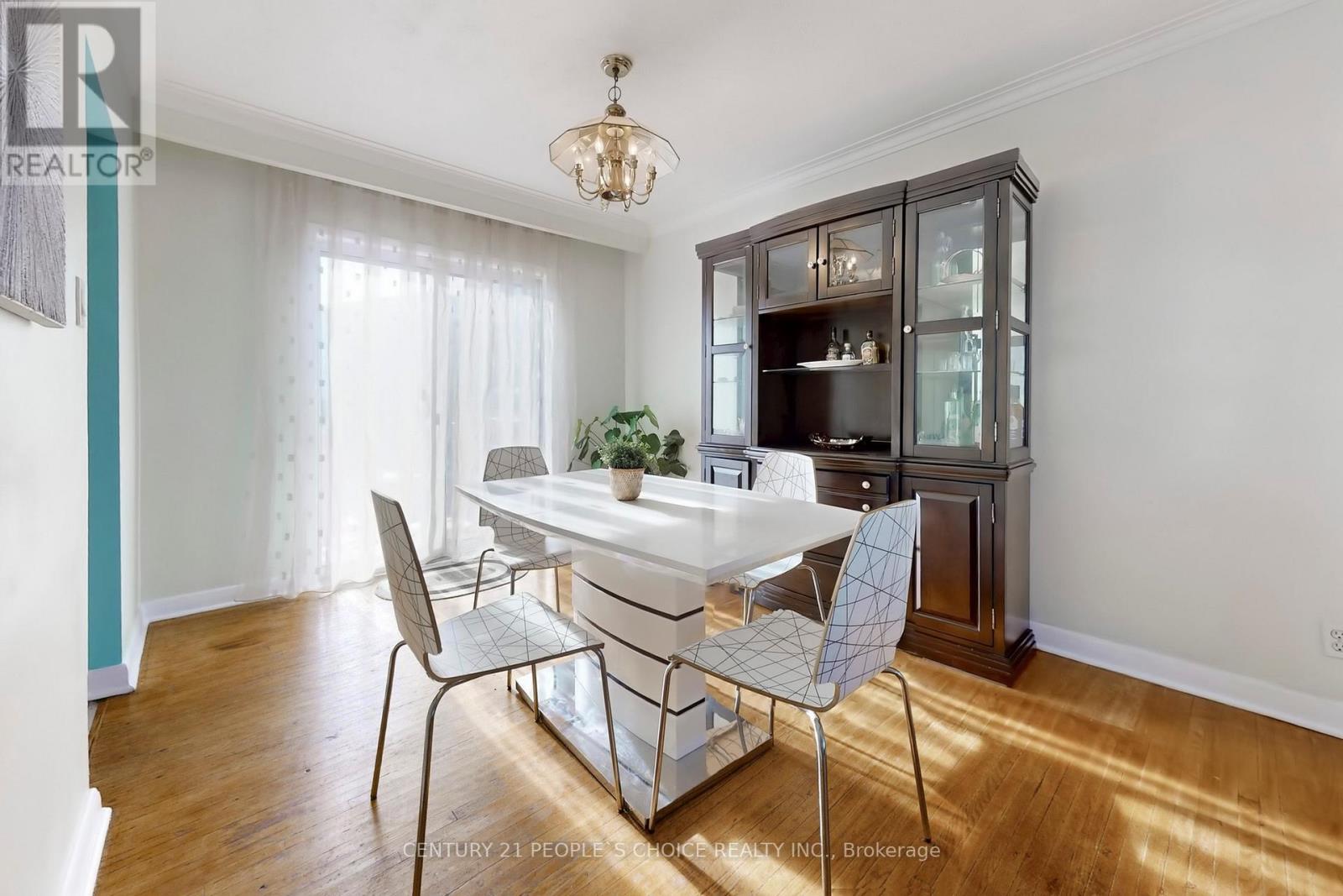 35 Westhumber Boulevard, Toronto, Ontario  M9W 3M5 - Photo 11 - W12932260