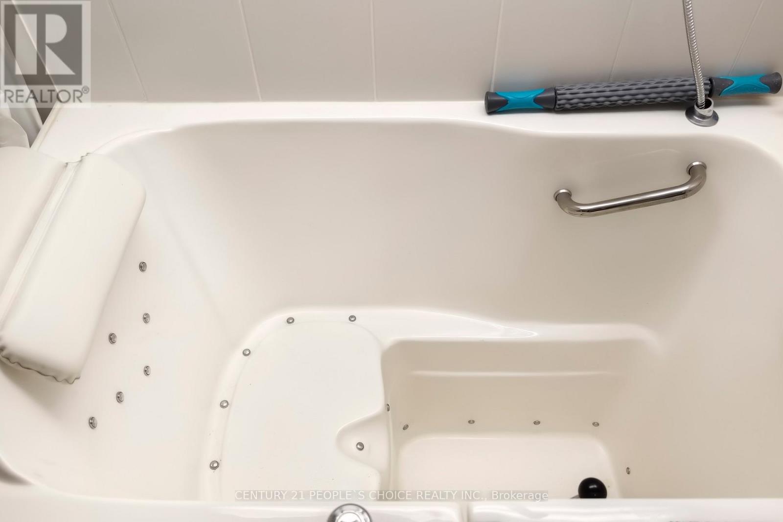 35 Westhumber Boulevard, Toronto, Ontario  M9W 3M5 - Photo 41 - W12932260