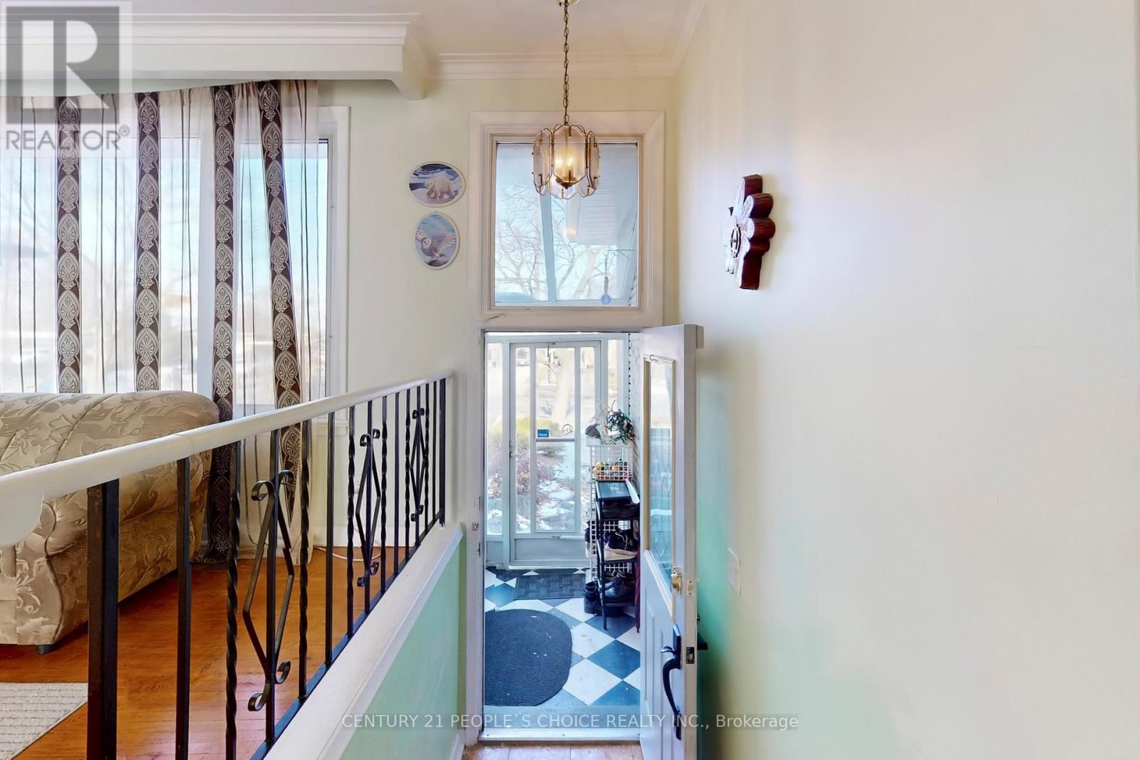 35 Westhumber Boulevard, Toronto, Ontario  M9W 3M5 - Photo 5 - W12932260