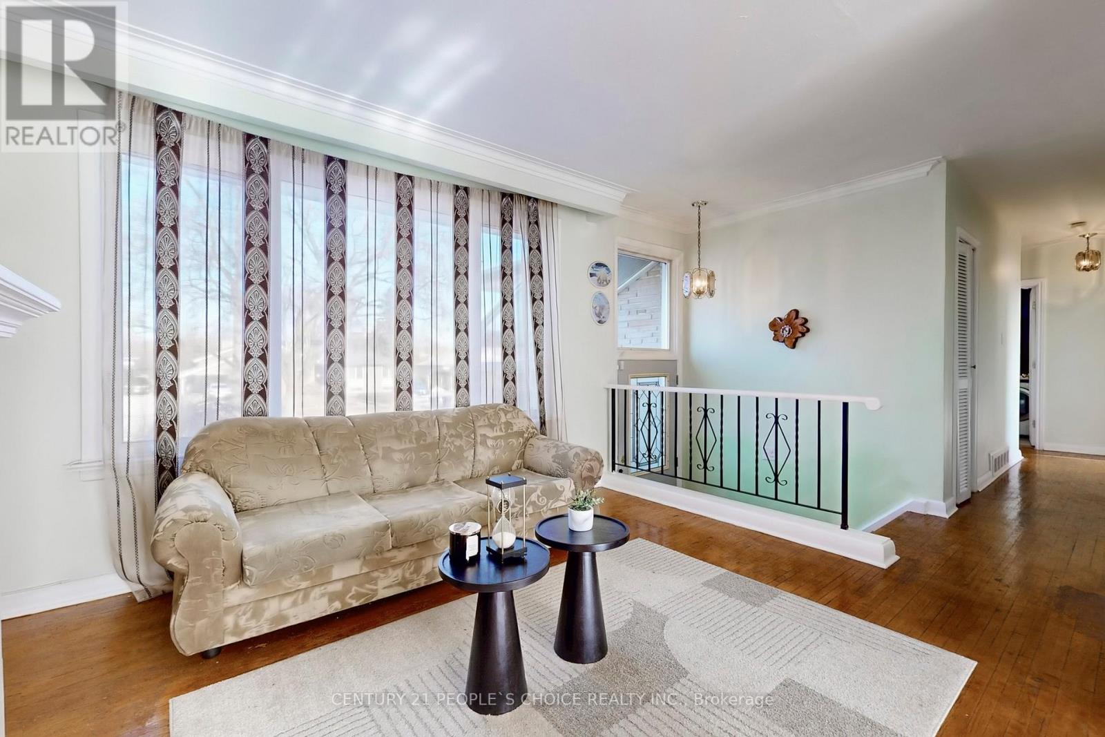 35 Westhumber Boulevard, Toronto, Ontario  M9W 3M5 - Photo 7 - W12932260