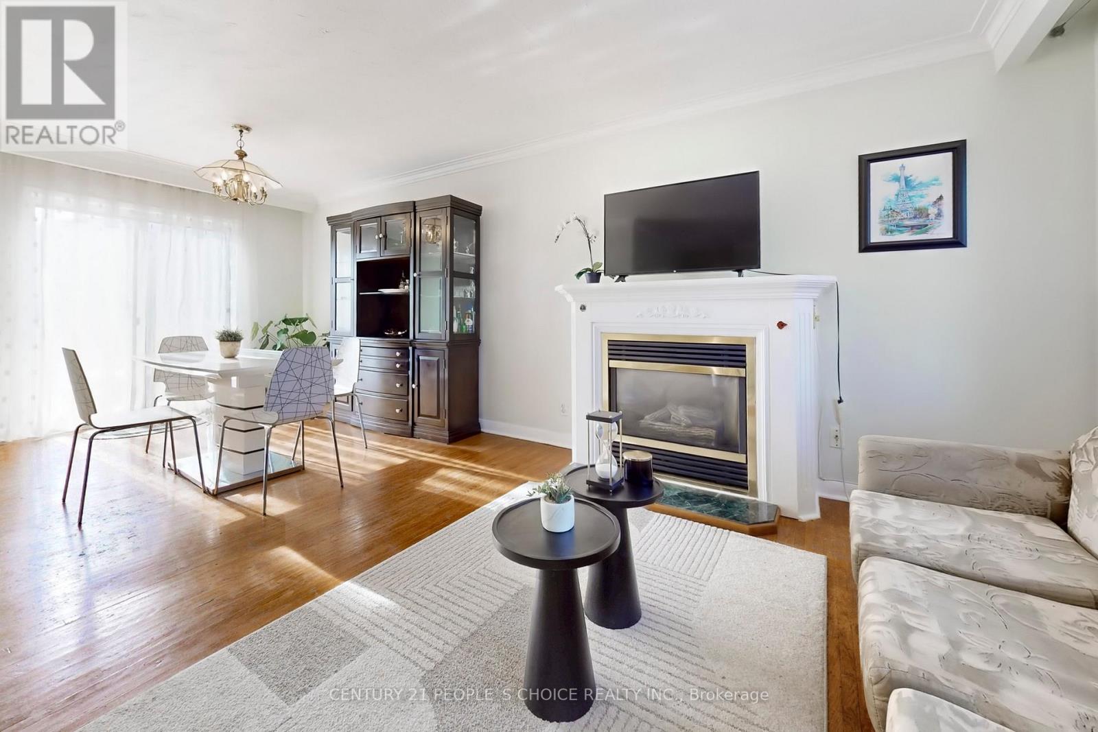 35 Westhumber Boulevard, Toronto, Ontario  M9W 3M5 - Photo 9 - W12932260