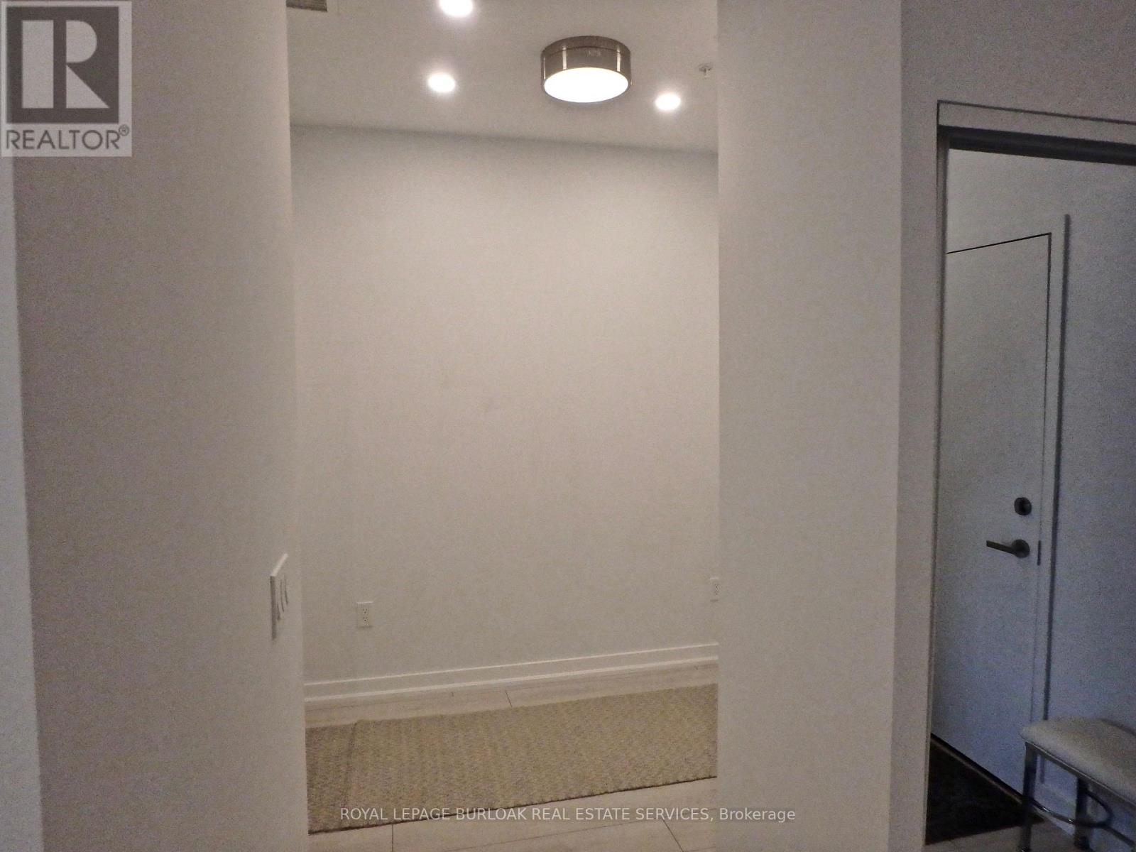 106 - 4040 Upper Middle Road, Burlington, Ontario  L7M 0H2 - Photo 2 - W12932266