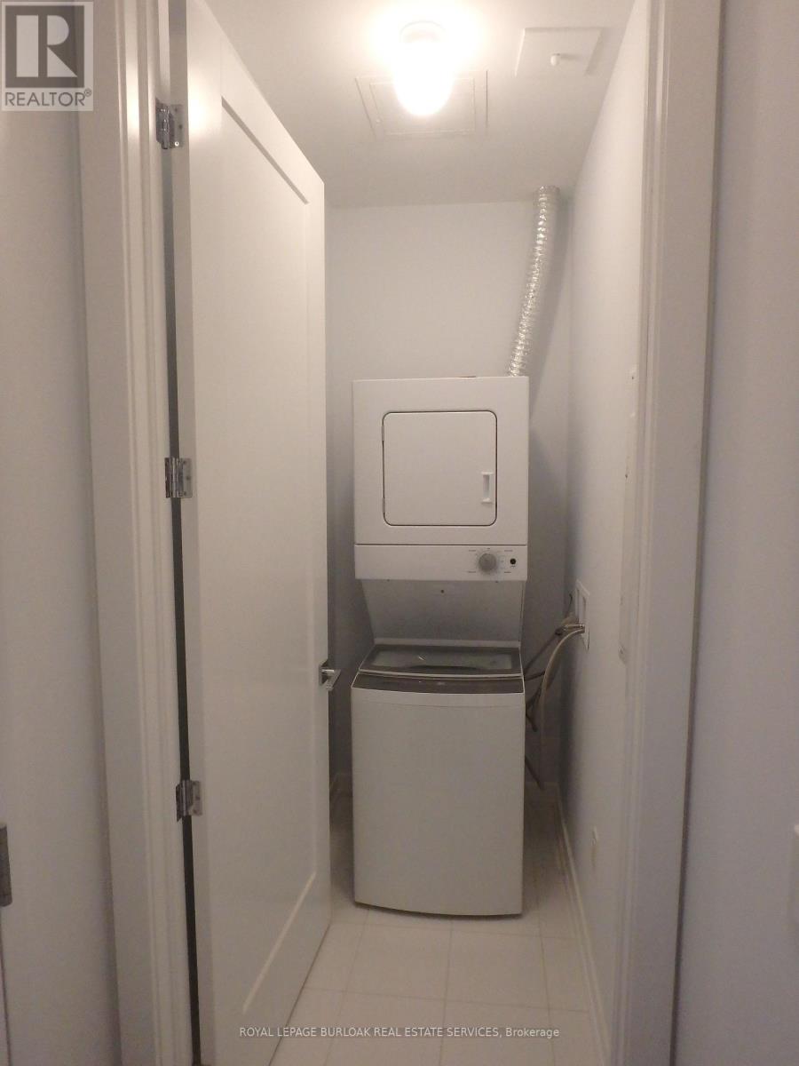 106 - 4040 Upper Middle Road, Burlington, Ontario  L7M 0H2 - Photo 3 - W12932266