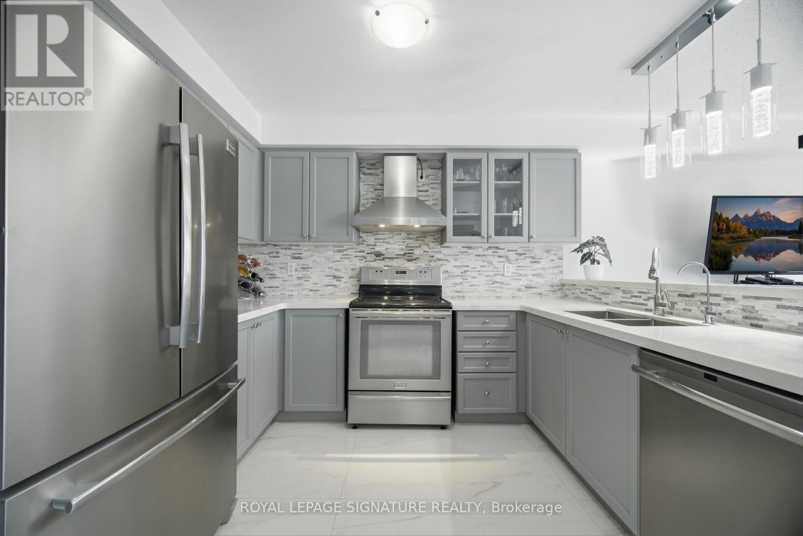 7 Cedarbrook Road, Brampton, Ontario  L6R 0C3 - Photo 8 - W12932272