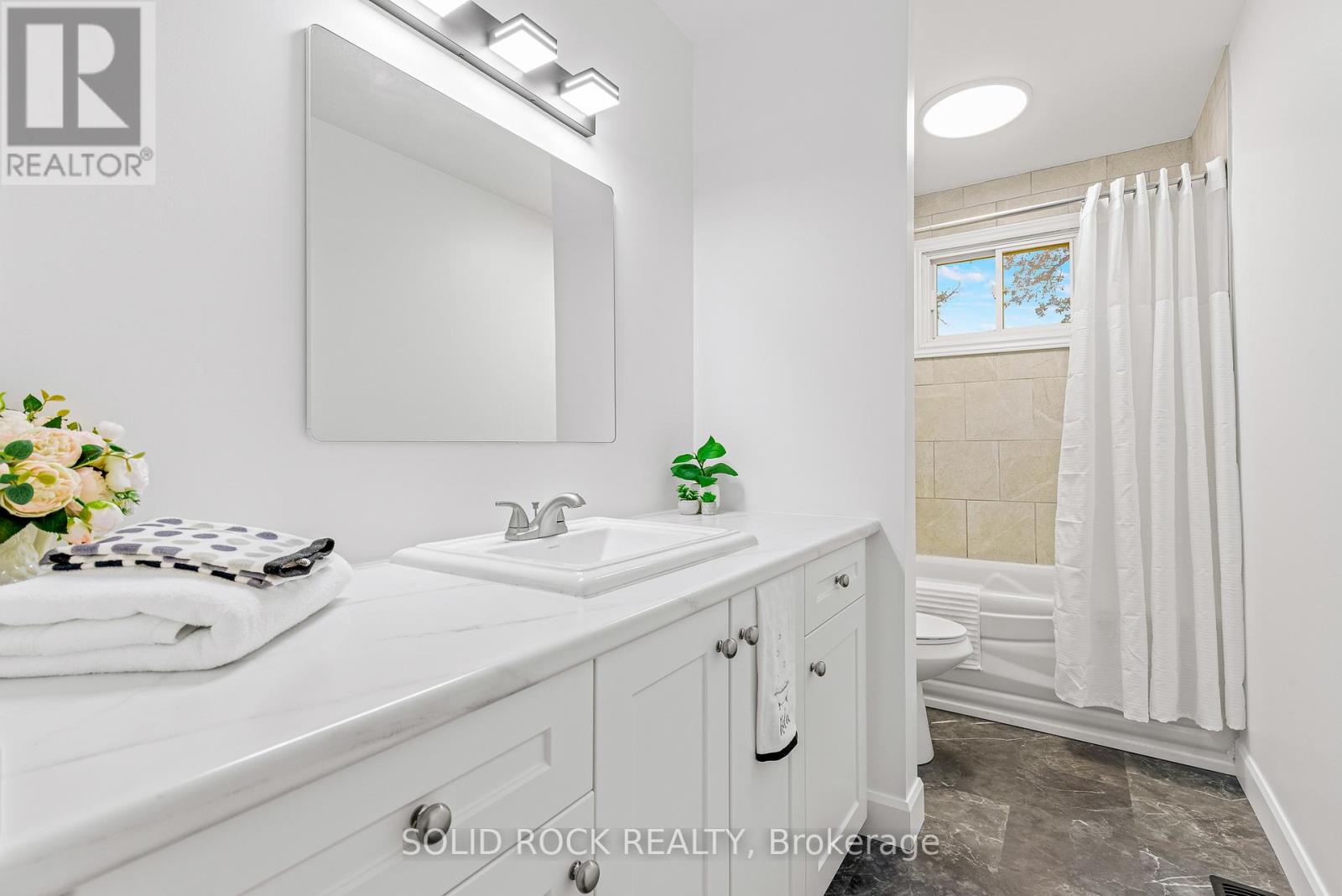 1301 Alwington Street, Brockville, Ontario  K6V 6A5 - Photo 15 - X12694260