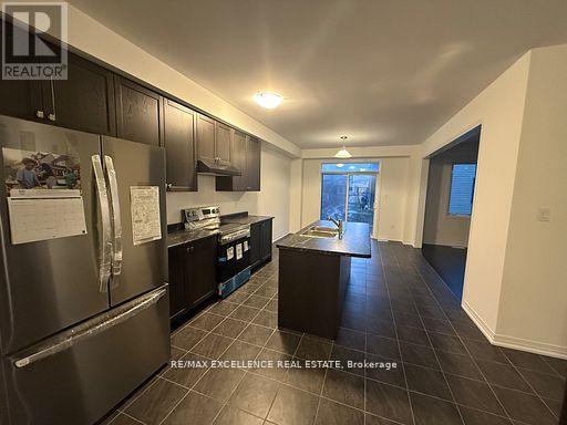 116 Velvet Way, Thorold, Ontario L2V 0P3 - Photo 4 - X12932268