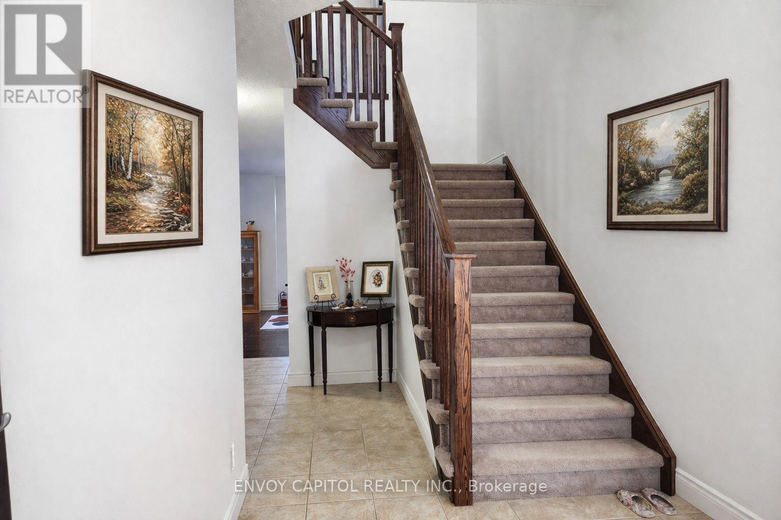 402 Palamino Place, Waterloo, Ontario  N2K 4K5 - Photo 2 - X12932270