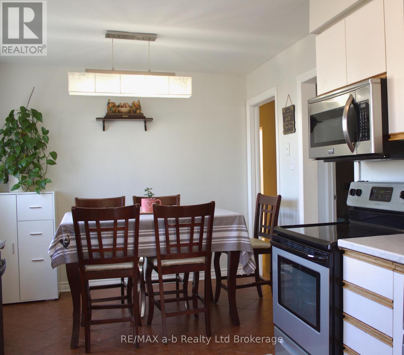 94 D'aubigny Road, Brantford, Ontario  N3T 6J4 - Photo 12 - X12825728