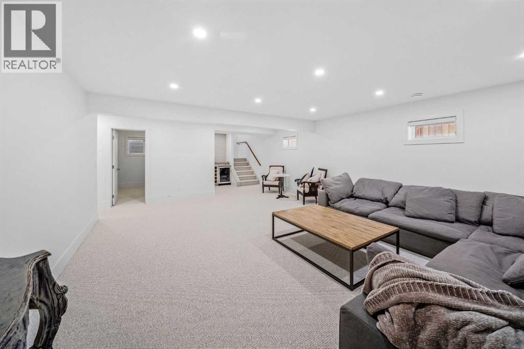 6308 Lacombe Way SW, Calgary, Alberta  T3E 5T3 - Photo 38 - A2294963