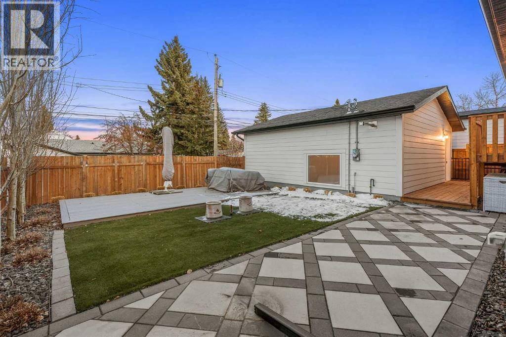 6308 Lacombe Way SW, Calgary, Alberta  T3E 5T3 - Photo 48 - A2294963