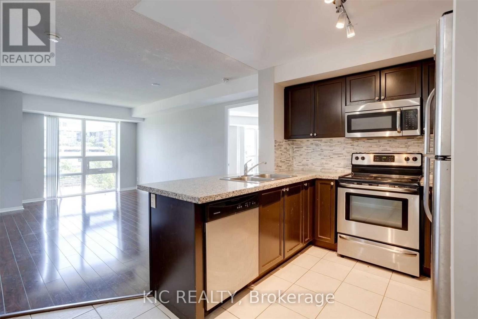 207 - 3 Michael Power Place, Toronto, Ontario  M9A 0A2 - Photo 3 - W12897556