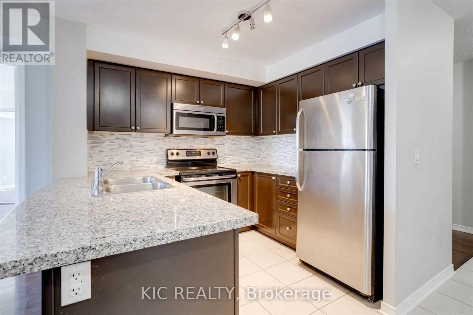 207 - 3 Michael Power Place, Toronto, Ontario  M9A 0A2 - Photo 4 - W12897556