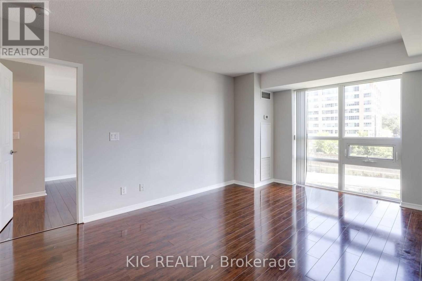 207 - 3 Michael Power Place, Toronto, Ontario  M9A 0A2 - Photo 5 - W12897556