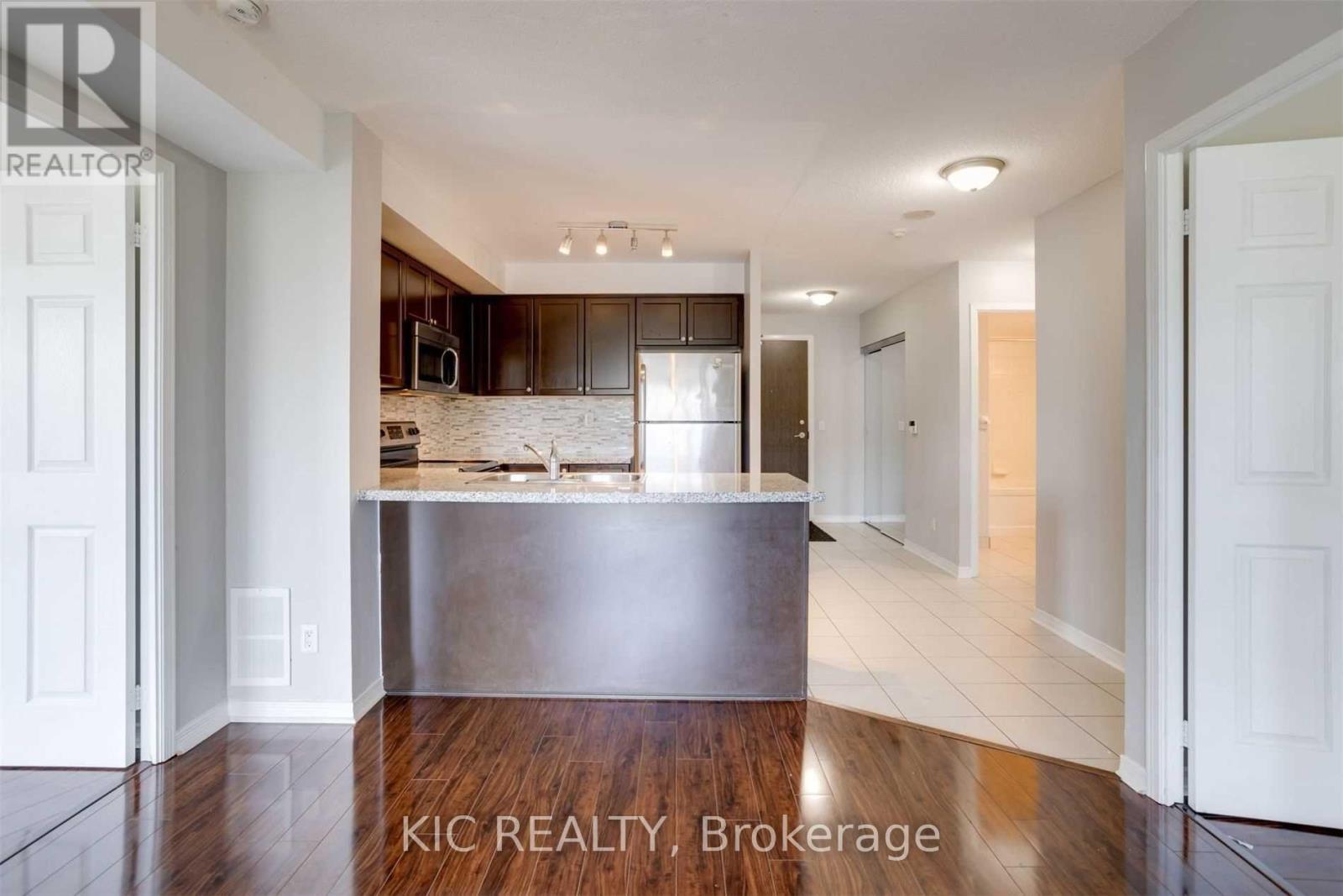 207 - 3 Michael Power Place, Toronto, Ontario  M9A 0A2 - Photo 7 - W12897556