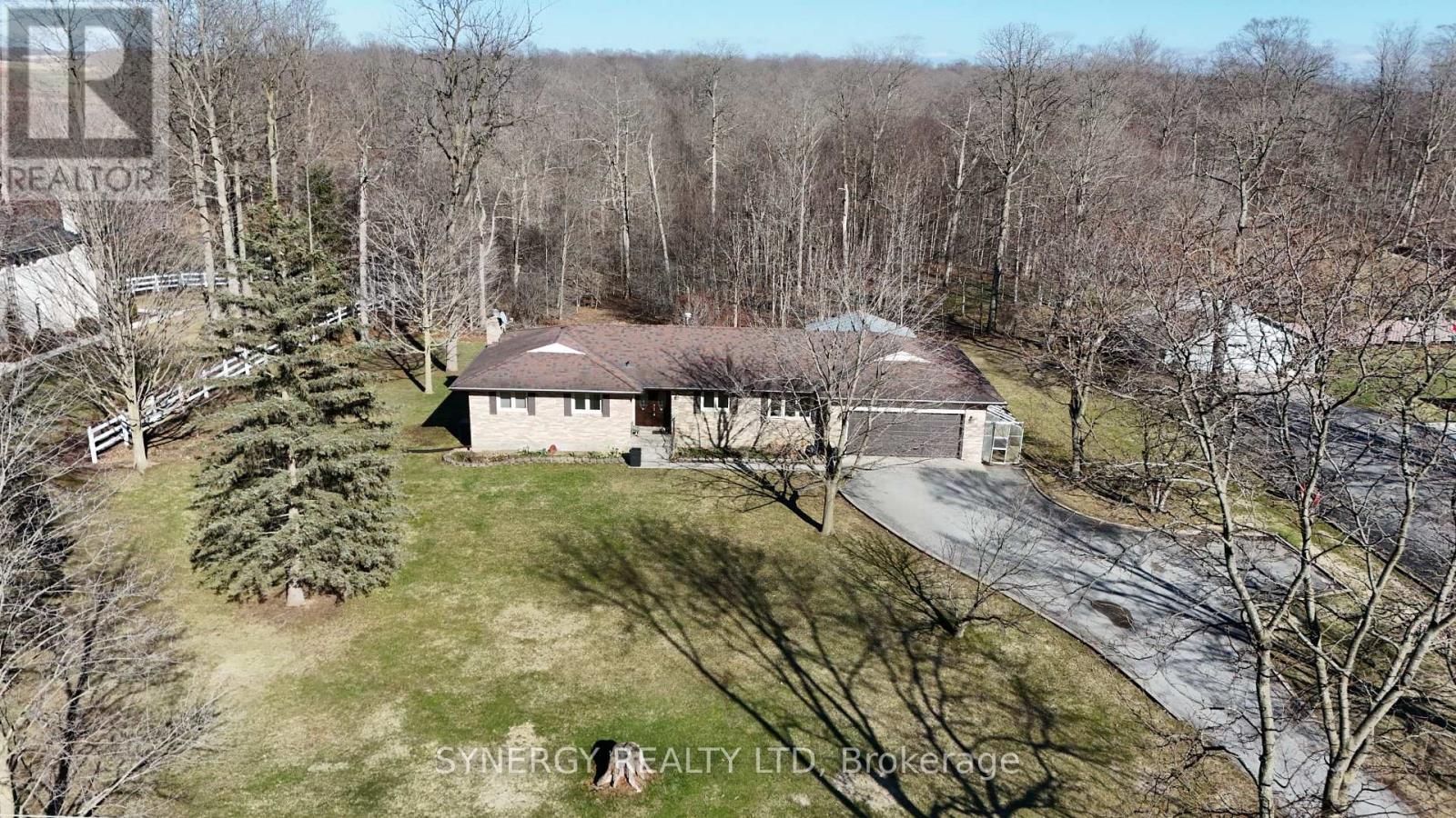 4422 Nauvoo Road, Brooke-Alvinston, Ontario  N0M 2S0 - Photo 2 - X12708386